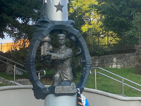 Monument to Aleksandr Marinesko-加里宁格勒必去景点