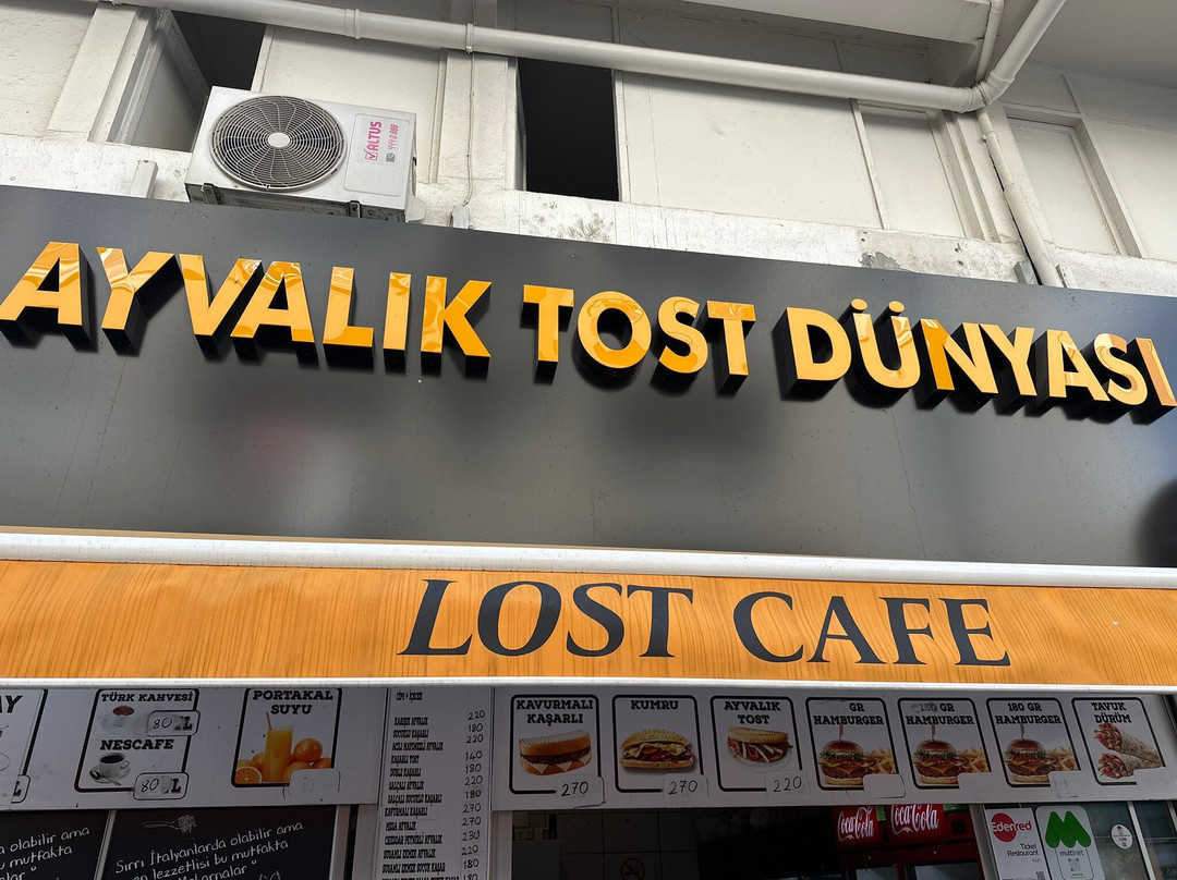 Ayvalik Tost Dünyasi & Lost Cafe