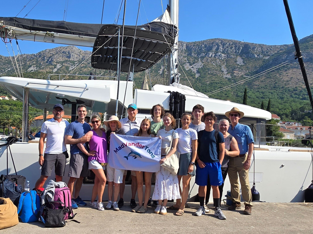 Globe Yacht Charter-斯普利特必去景点