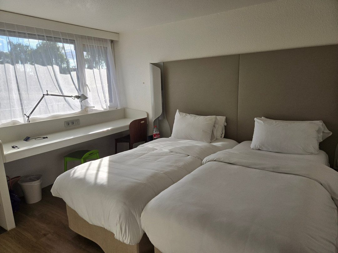 塞纳河畔维尔尼斯普瓦西钟楼酒店主图