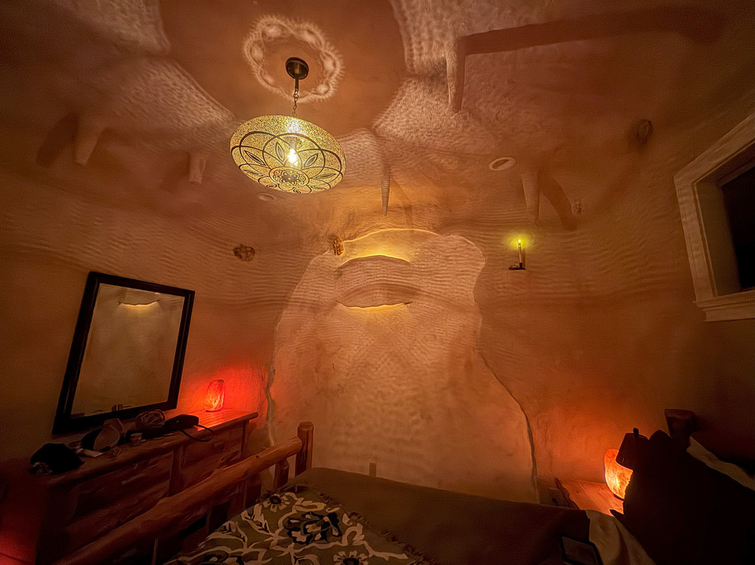 Pomona Salt Cave And Spa-White Sulphur Springs必去景点