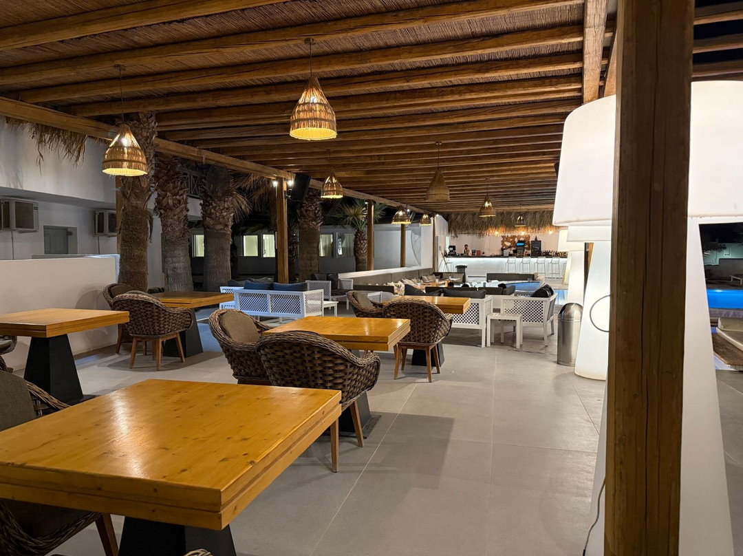 地中海皇家酒店主图