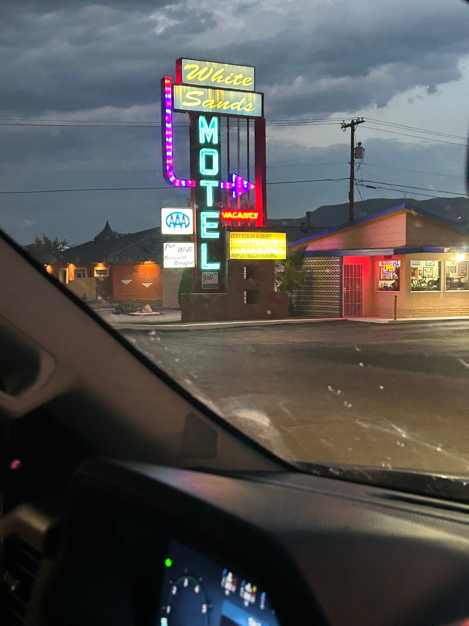 White Sands Motel-官方