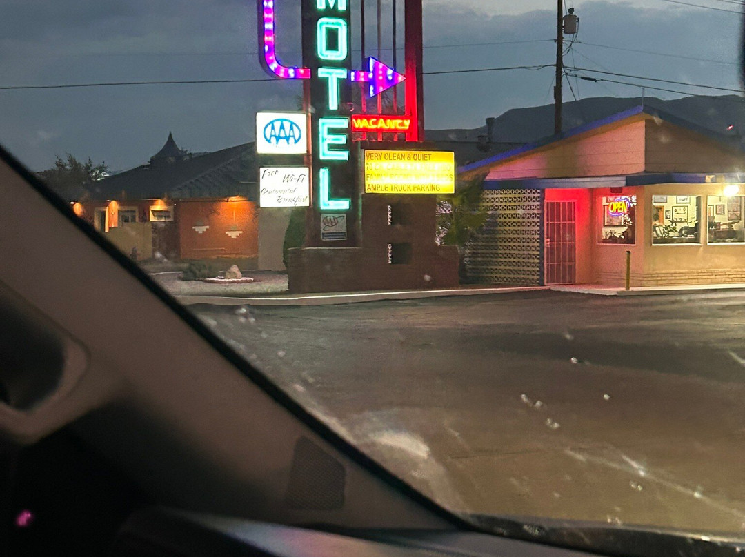 White Sands Motel主图