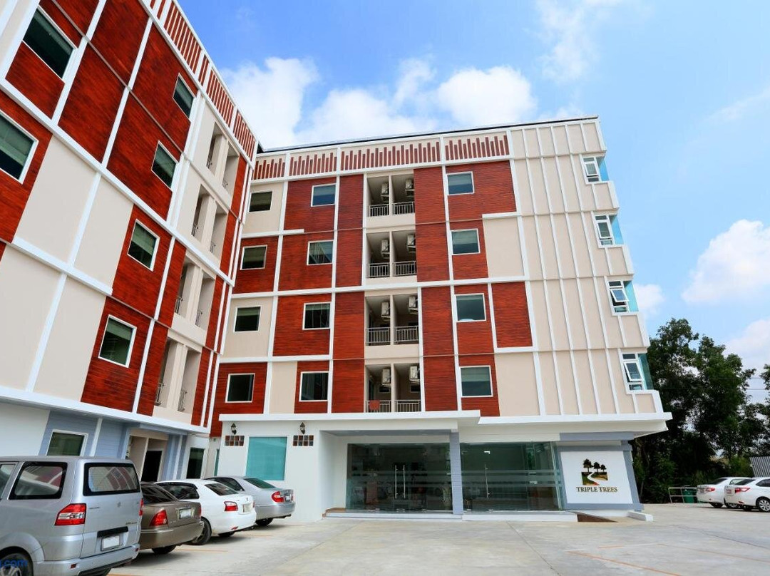 Tripletreesvillage