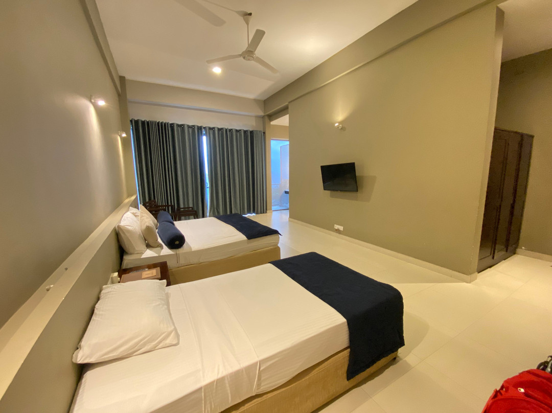 橡树雷茶布什酒店主图