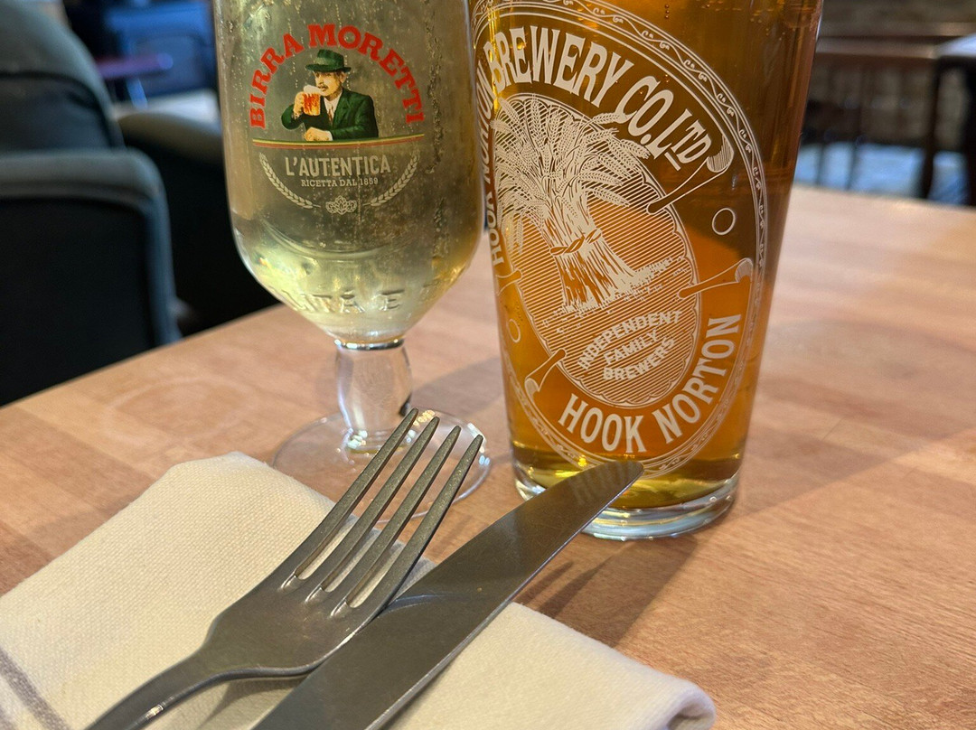 The Kingham Plough主图