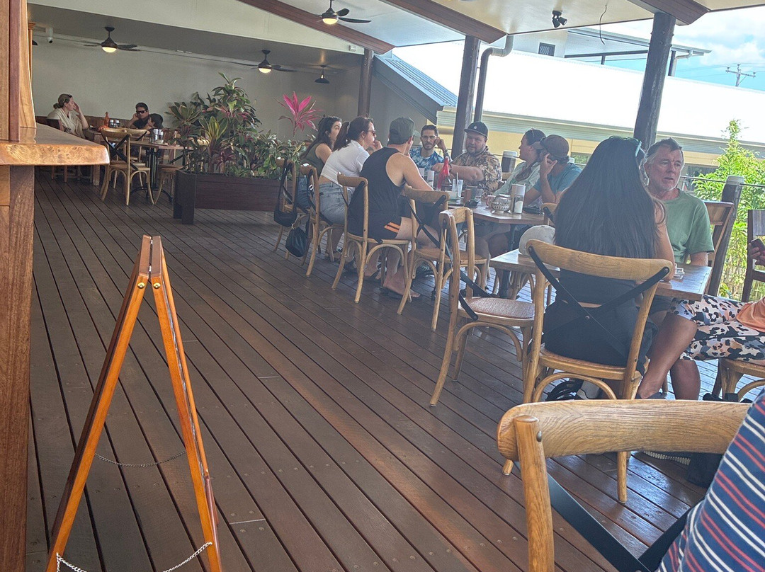 Shipwreck Cafe And Bar