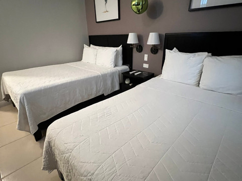 Travellers Beach Resort主图