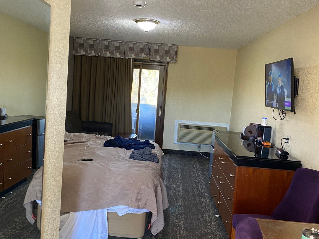 Roosevelt Inn & Suites主图