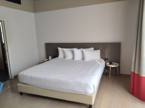 萨沃纳18号套房主图