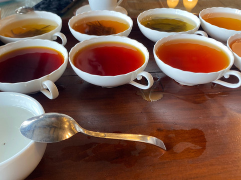 Best Guide Lanka Kandy Tuk Tuk Tours-康提必去景点