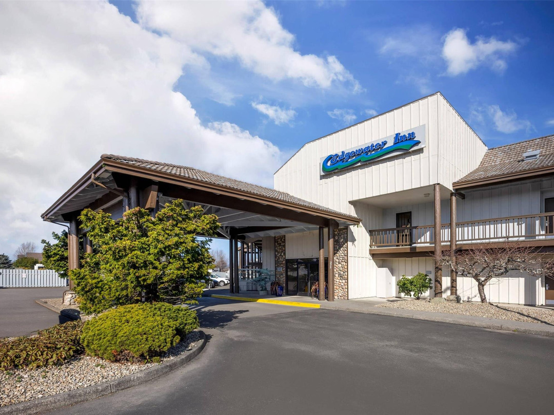 库斯贝酒店住宿-Edgewater Inn