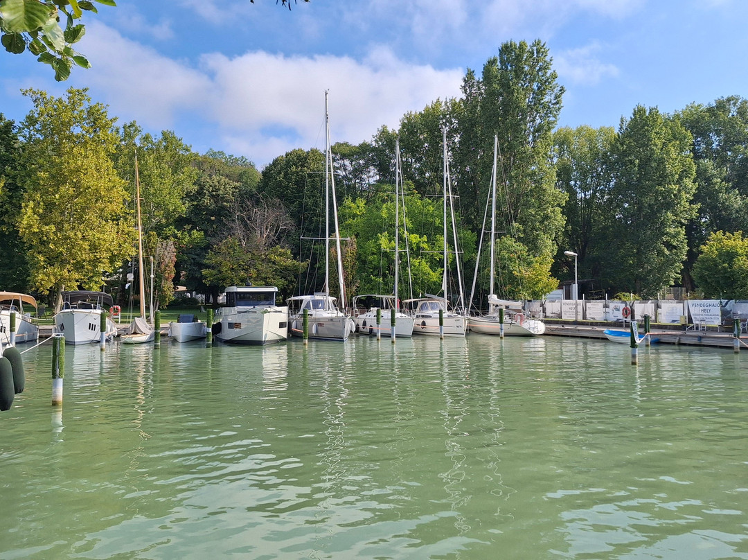 Tihany Yacht Club主图