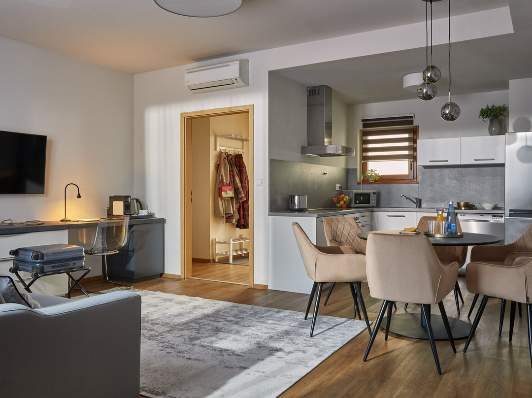 布达佩斯七季公寓酒店主图