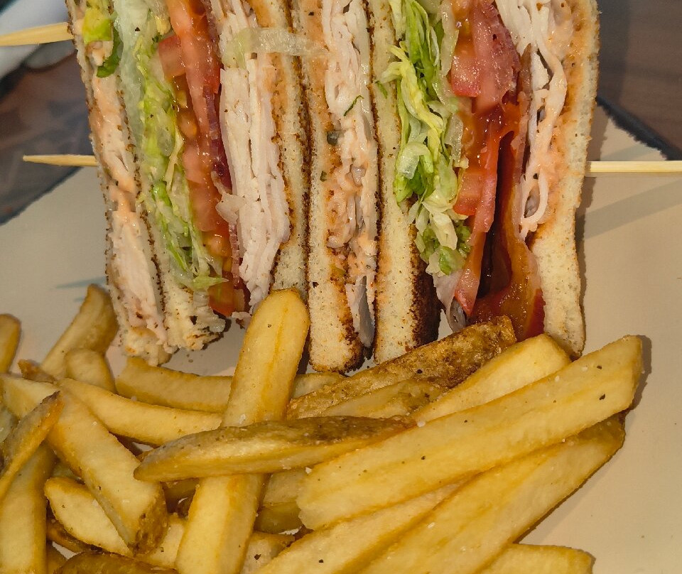 Landshark Bar & Grill - Margaritaville Hotel Kansas City