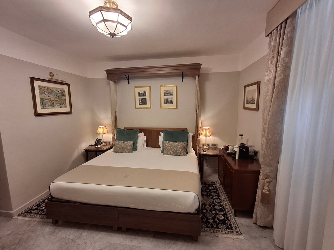 Palais Le Brun主图