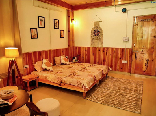 Tirthan Villa Resort