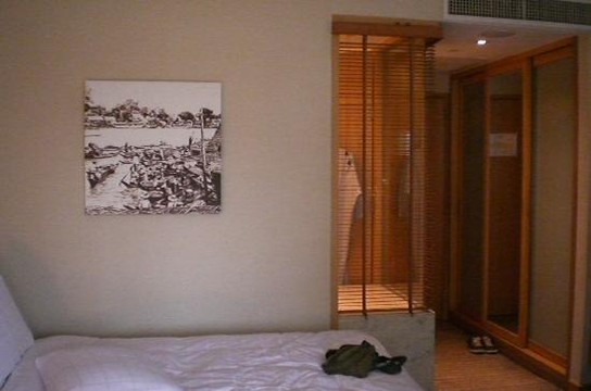 曼谷假日酒店主图