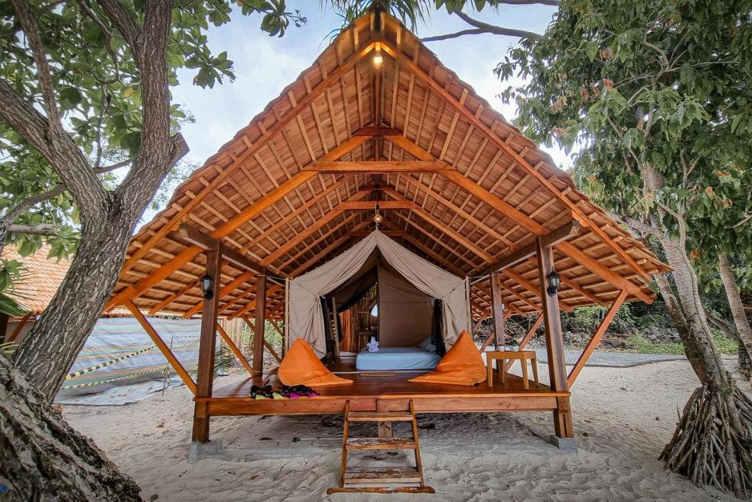 Lihaga Island & Beach Club