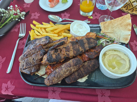 米尔法酒店主图