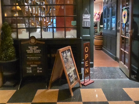 Tarnished Truth Distilling Co.-弗吉尼亚海滩必去景点