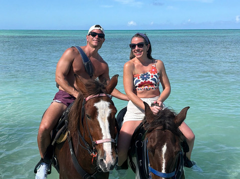 Unique Tours and Rentals-普罗维登西亚莱斯必去景点