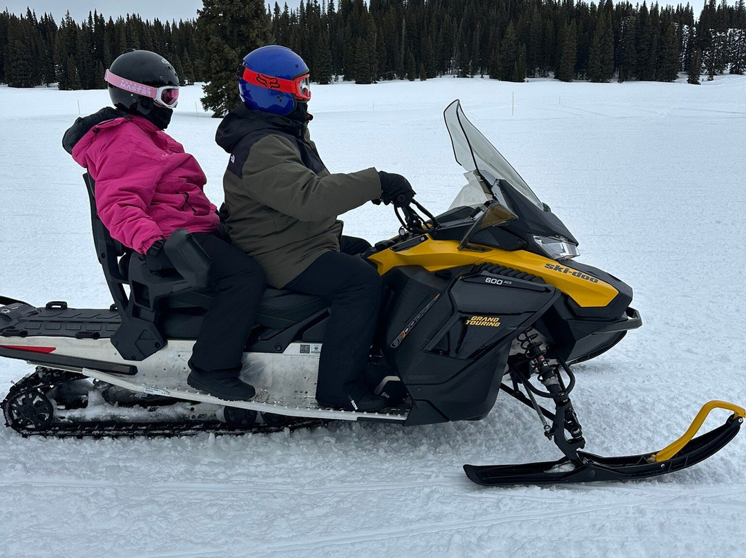 Steamboat Snowmobile Tours-斯廷博特斯普林斯必去景点