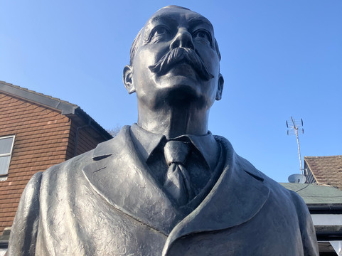 Statue of Sir Arthur Conan Doyle-Crowborough必去景点