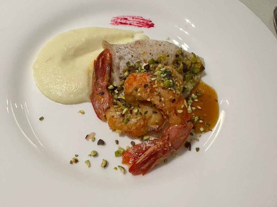 阿依诺尼健康酒店主图