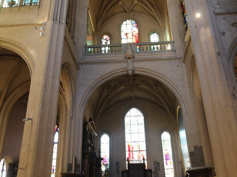 圣杰维圣波蝶教堂-巴黎必去景点