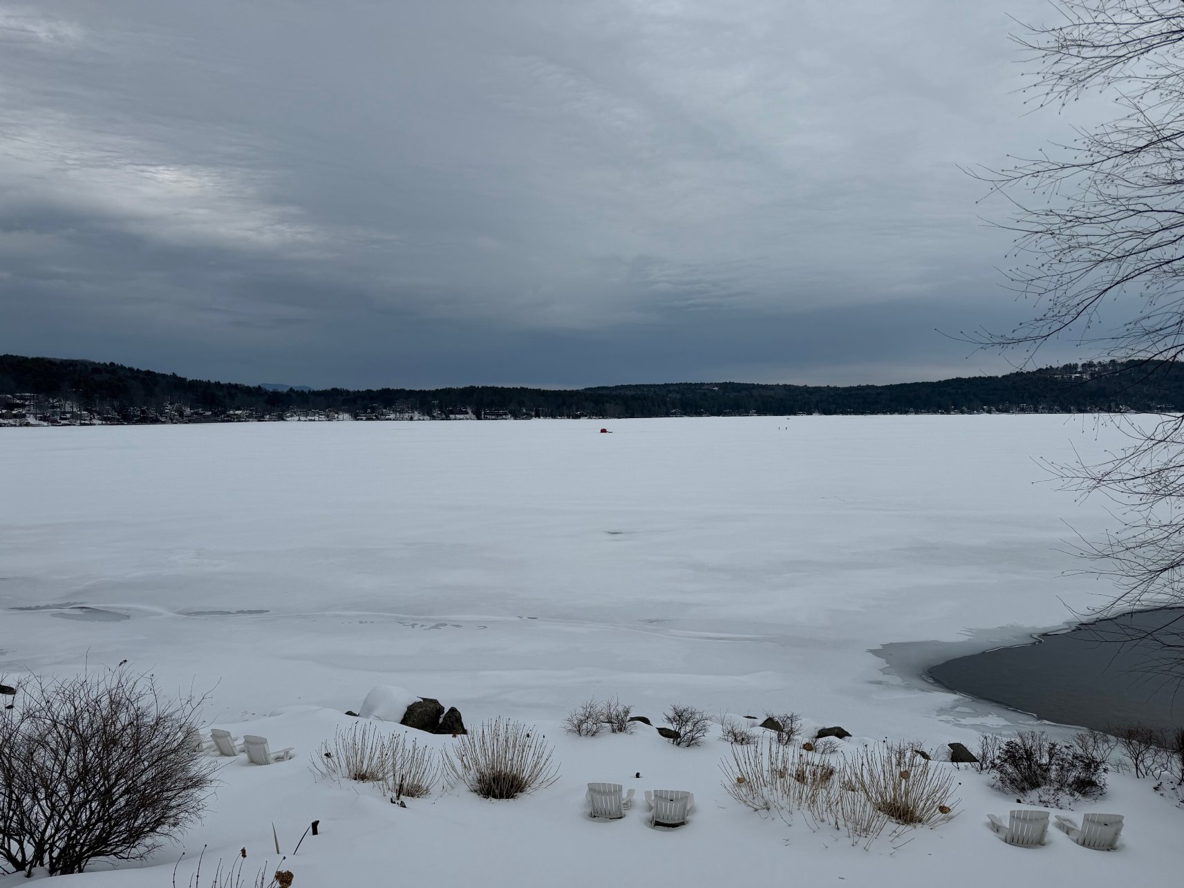 湖畔米尔瀑布度假村精选-官方