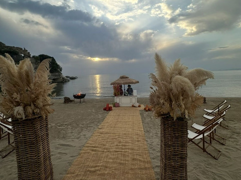 Nabilah Beach Club-Bacoli必去景点