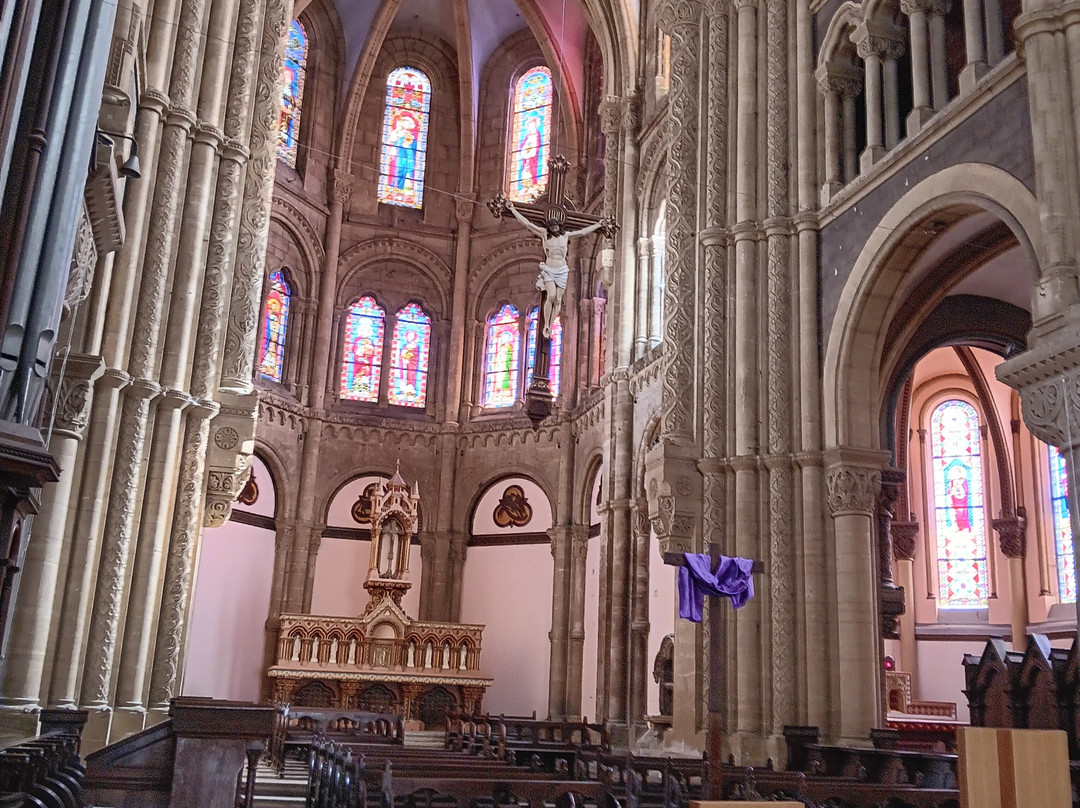 Église Saint-Rémi-沙勒维尔梅济耶尔必去景点