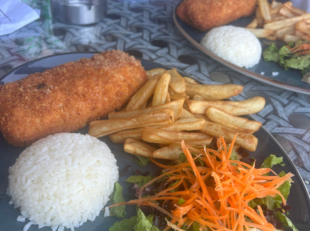 Ekor Elegance Hotel主图