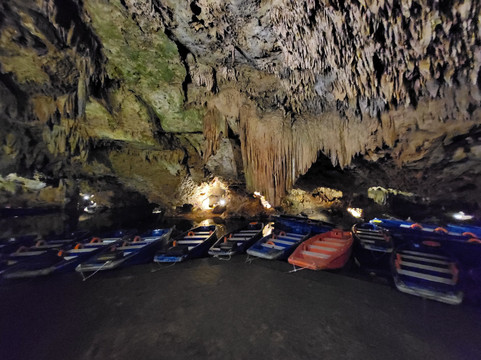 Caves of Diros-Diros必去景点