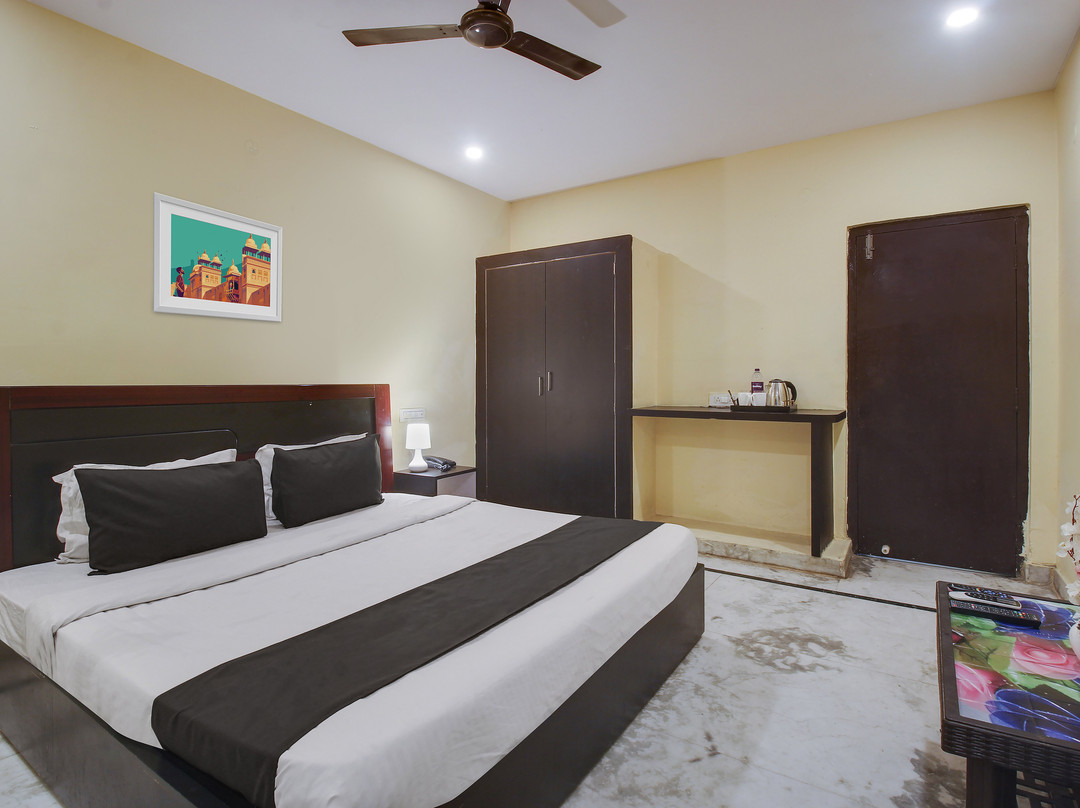 Hotel O Anuguna Tulasi Grand Near JNTU University Hyderabad主图