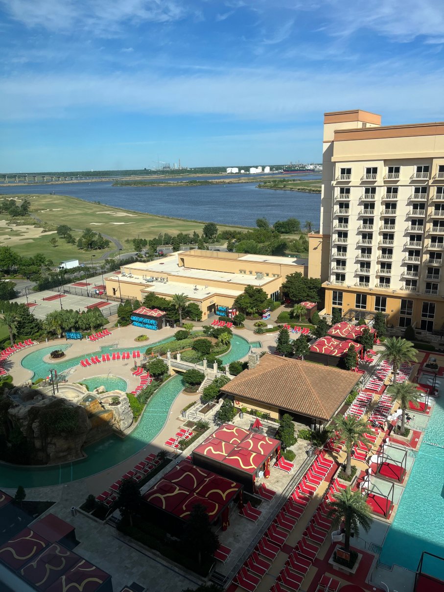查尔斯湖金矿酒店-旅行者