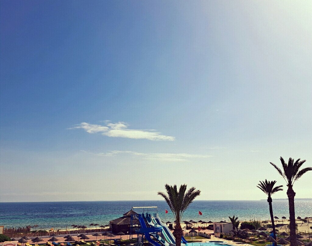 Neptunia Beach主图
