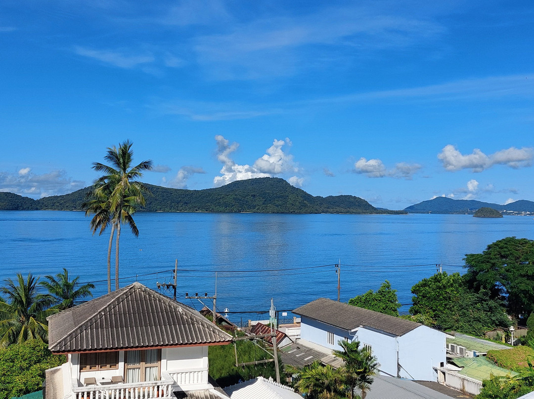 普吉岛凯特睿海湾酒店主图
