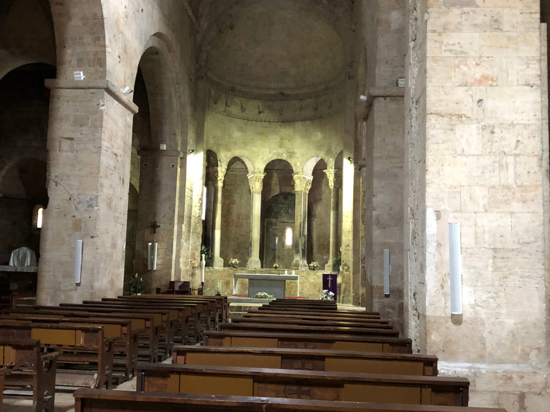 Monestir de Sant Pere de Besalú-贝沙鲁必去景点