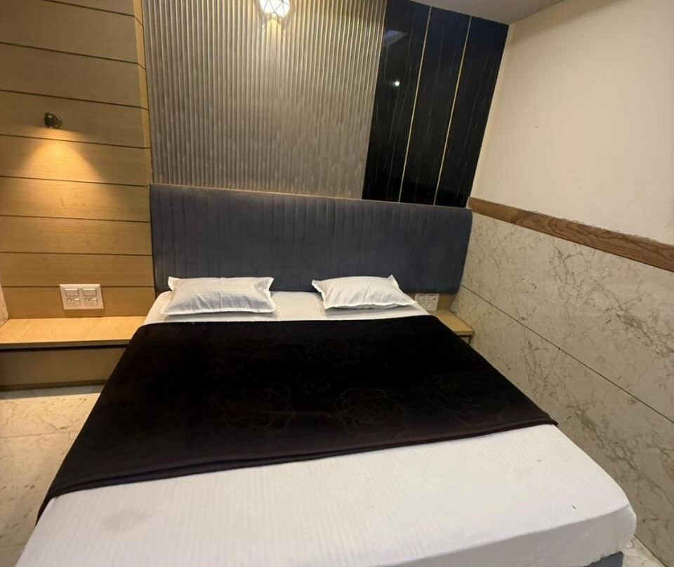 Hotel Aashiyana Groups