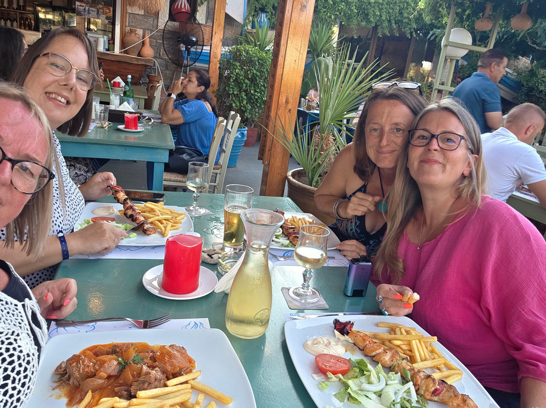 Knossos Greek Taverna