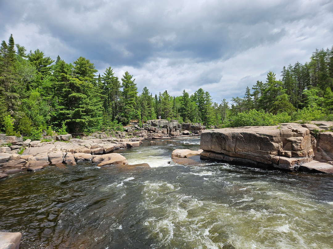 Pabineau Falls-Bathurst必去景点