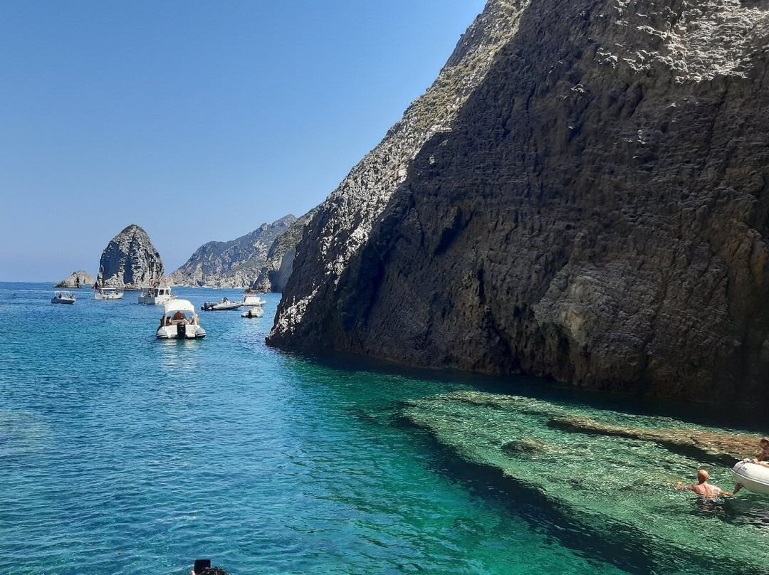 Beluga - Day Tours-Ponza Island必去景点