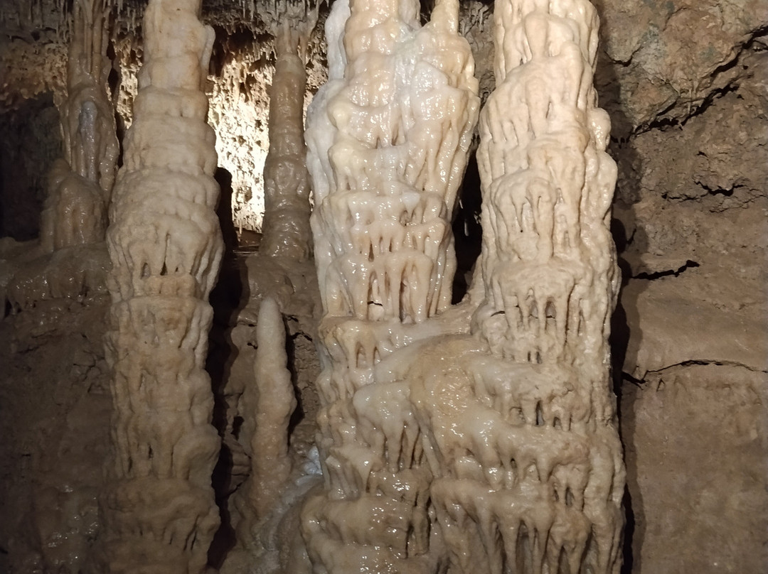 Grotte de Lastournelle-Sainte-Colombe-de-Villeneuve必去景点
