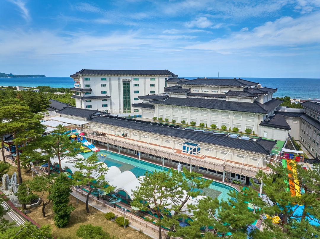 江原道东海保养水疗会议酒店主图
