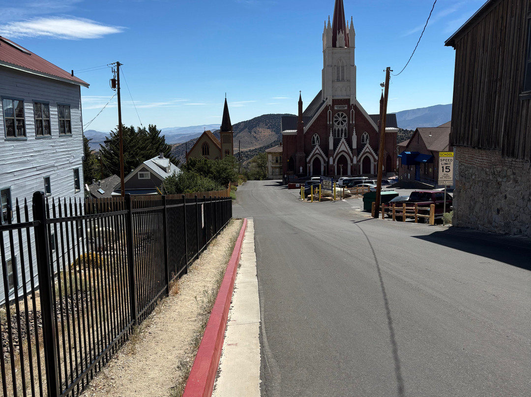 St. Mary in the Mountains Catholic Church-弗吉尼亚市必去景点