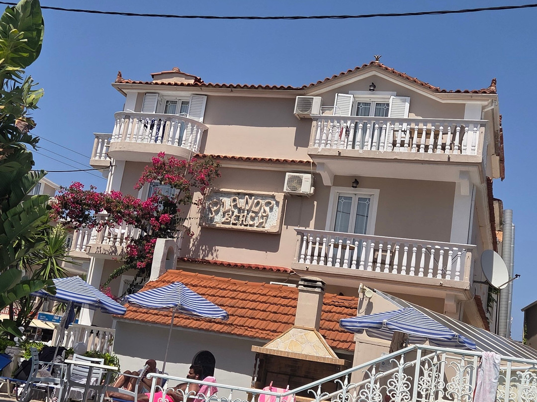 Planos Beach Hotel 海滩酒店主图
