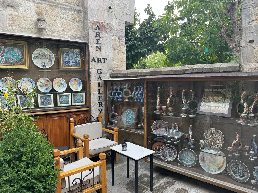 阿伦洞穴酒店及艺术画廊主图